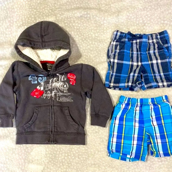 Boys 2T lot - Picture 1 of 1
